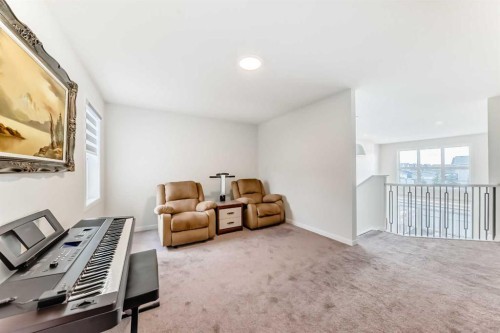 332 Magnolia Crescent Se, Calgary, AB - Indoor