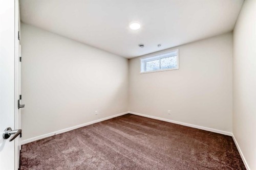 332 Magnolia Crescent Se, Calgary, AB - Indoor Photo Showing Other Room