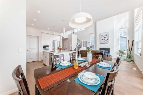 332 Magnolia Crescent Se, Calgary, AB - Indoor Photo Showing Dining Room