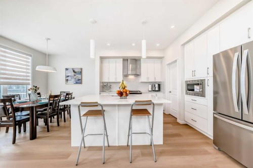 332 Magnolia Crescent Se, Calgary, AB - Indoor