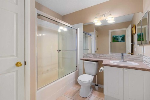 271 Citadel Meadow Grove Nw, Calgary, AB - Indoor Photo Showing Bathroom