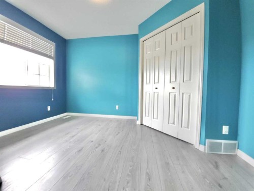 271 Citadel Meadow Grove Nw, Calgary, AB - Indoor Photo Showing Bedroom