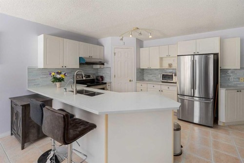 271 Citadel Meadow Grove Nw, Calgary, AB - Indoor Photo Showing Kitchen With Double Sink With Upgraded Kitchen