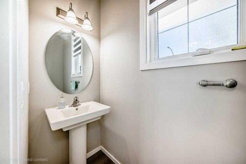 126 Cityspring Gate Ne, Calgary, AB - Indoor Photo Showing Bathroom