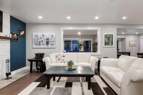 9915 Patton Road Sw, Calgary, AB - Indoor Photo Showing Living Room