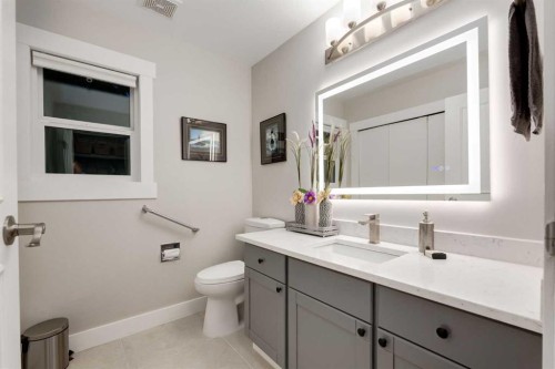 9915 Patton Road Sw, Calgary, AB - Indoor Photo Showing Bathroom
