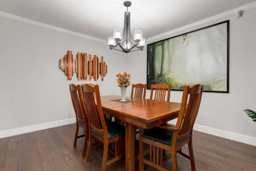 9915 Patton Road Sw, Calgary, AB - Indoor Photo Showing Dining Room