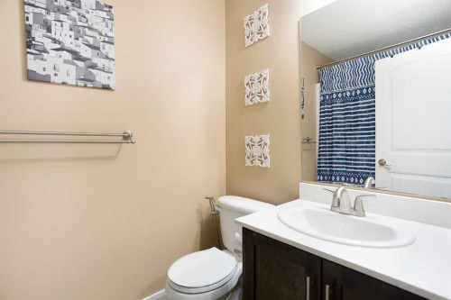 2201-230 Eversyde Boulevard Sw, Calgary, AB - Indoor Photo Showing Bathroom