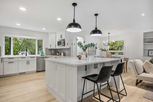 235 Lake Rosen Crescent Se, Calgary, AB - Indoor Photo Showing Kitchen With Upgraded Kitchen