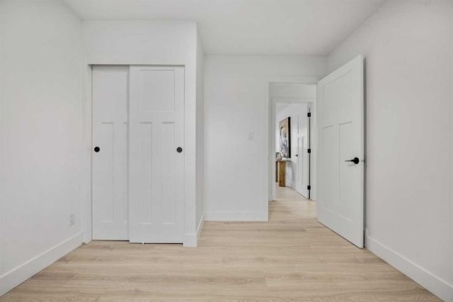 235 Lake Rosen Crescent Se, Calgary, AB - Indoor Photo Showing Other Room