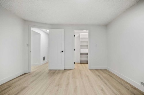 235 Lake Rosen Crescent Se, Calgary, AB - Indoor Photo Showing Other Room