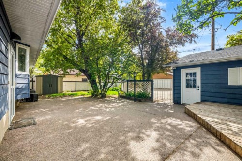 235 Lake Rosen Crescent Se, Calgary, AB - Outdoor