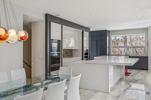 710 Rideau Road Sw, Calgary, AB - Indoor Photo Showing Other Room