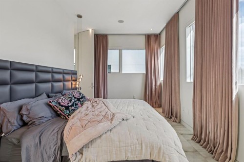 710 Rideau Road Sw, Calgary, AB - Indoor Photo Showing Bedroom