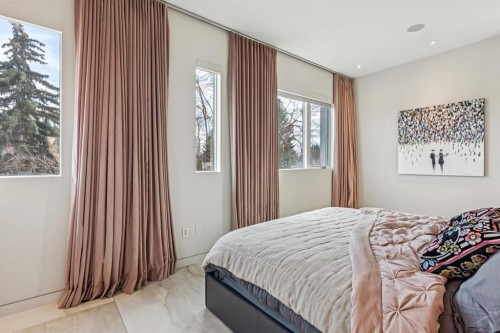 710 Rideau Road Sw, Calgary, AB - Indoor Photo Showing Bedroom