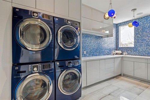 710 Rideau Road Sw, Calgary, AB - Indoor Photo Showing Laundry Room