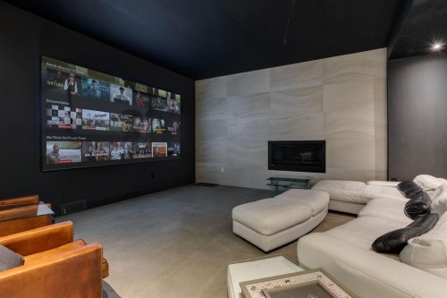 710 Rideau Road Sw, Calgary, AB - Indoor With Fireplace