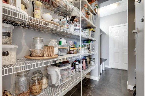 317 Panora Way Nw, Calgary, AB - Indoor Photo Showing Other Room