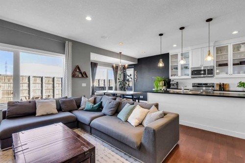 317 Panora Way Nw, Calgary, AB - Indoor Photo Showing Living Room