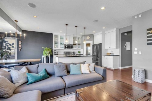 317 Panora Way Nw, Calgary, AB - Indoor Photo Showing Living Room