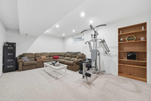 68 Bridleridge Gardens Sw, Calgary, AB - Indoor