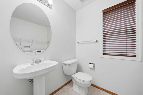 68 Bridleridge Gardens Sw, Calgary, AB - Indoor Photo Showing Bathroom