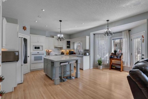 37 Mt Yamnuska Place Se, Calgary, AB - Indoor