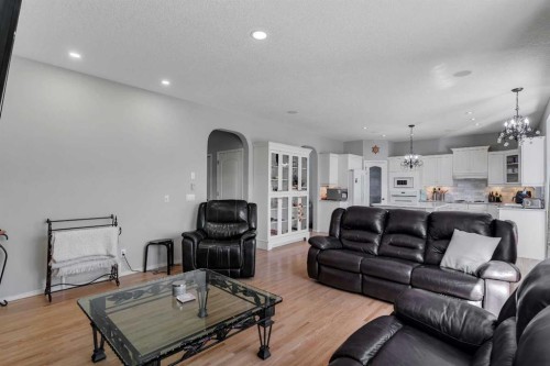 37 Mt Yamnuska Place Se, Calgary, AB - Indoor Photo Showing Living Room