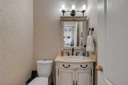 37 Mt Yamnuska Place Se, Calgary, AB - Indoor Photo Showing Bathroom