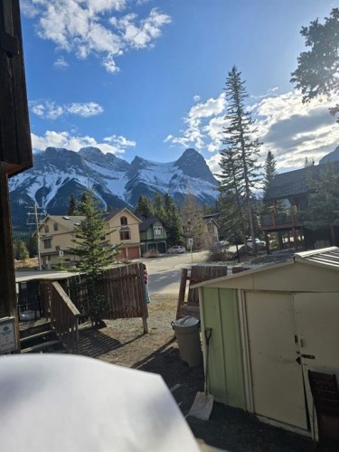 538 1 Street, Canmore, AB 