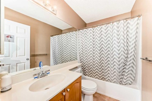 112 Country Village Cape Ne, Calgary, AB - Indoor Photo Showing Bathroom