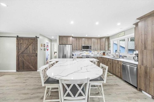 9743 Austin Road Se, Calgary, AB - Indoor Photo Showing Kitchen With Upgraded Kitchen