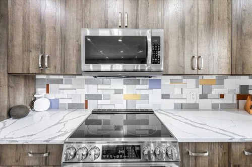 9743 Austin Road Se, Calgary, AB - Indoor Photo Showing Kitchen