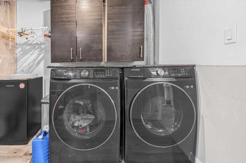 9743 Austin Road Se, Calgary, AB - Indoor Photo Showing Laundry Room