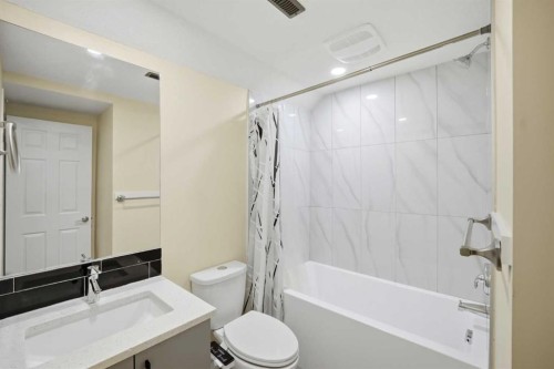 193 Cityscape Gardens Ne, Calgary, AB - Indoor Photo Showing Bathroom