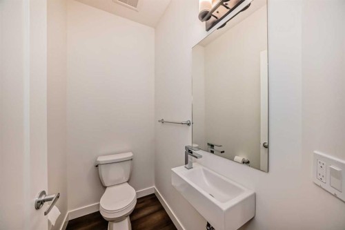 76 Tuscany Summit Square Nw, Calgary, AB - Indoor Photo Showing Bathroom