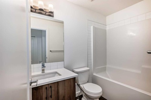 76 Tuscany Summit Square Nw, Calgary, AB - Indoor Photo Showing Bathroom