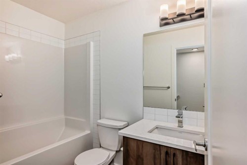 76 Tuscany Summit Square Nw, Calgary, AB - Indoor Photo Showing Bathroom