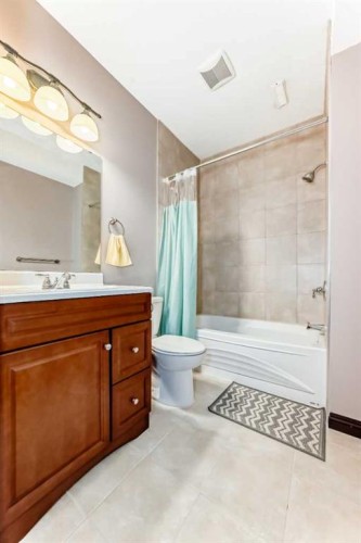 229 Panamount Road Nw, Calgary, AB - Indoor Photo Showing Bathroom