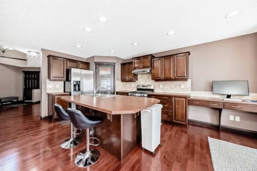 229 Panamount Road Nw, Calgary, AB - Indoor Photo Showing Kitchen