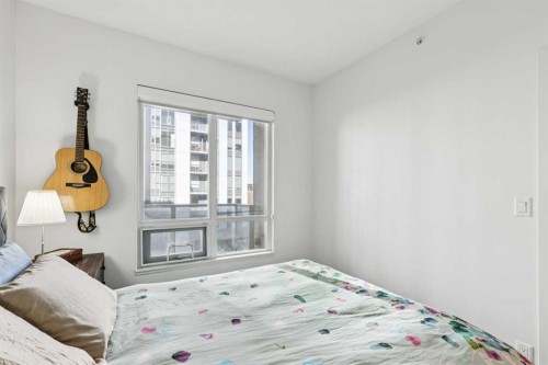 402-46 9 Street Ne, Calgary, AB - Indoor Photo Showing Bedroom
