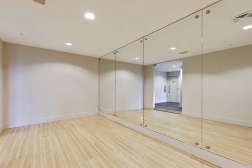 402-46 9 Street Ne, Calgary, AB - Indoor Photo Showing Other Room