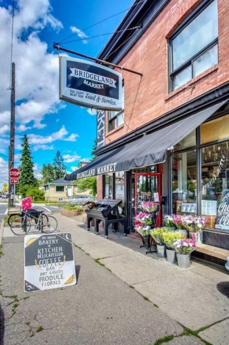 402-46 9 Street Ne, Calgary, AB - Outdoor