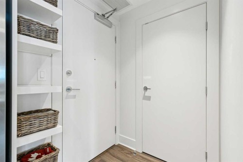 402-46 9 Street Ne, Calgary, AB - Indoor Photo Showing Other Room