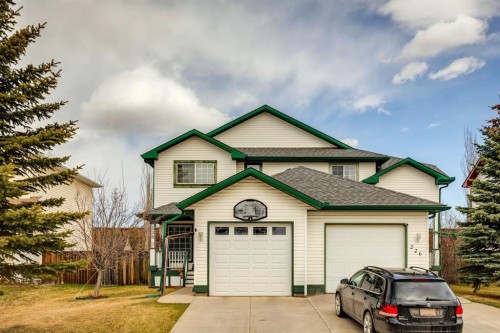 228 Quigley Drive  Cochrane, AB T4C 1T3