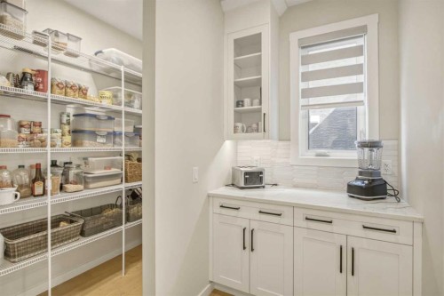 1104 Cranbrook Gardens Se, Calgary, AB - Indoor