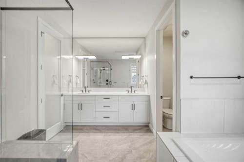 1104 Cranbrook Gardens Se, Calgary, AB - Indoor Photo Showing Bathroom