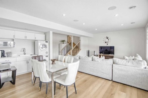 1104 Cranbrook Gardens Se, Calgary, AB - Indoor