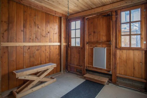 412 Highland Close, Strathmore, AB - Indoor Photo Showing Other Room