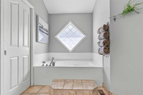 12 Arbour Estates Green Nw, Calgary, AB - Indoor Photo Showing Other Room